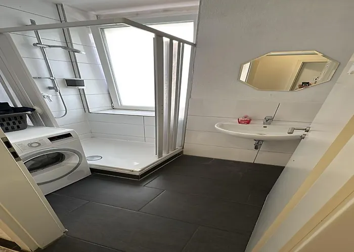 Lise Zentral Bequem *